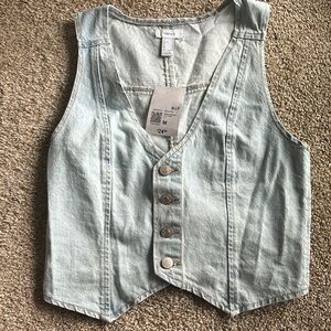 Forever 21 Light Wash Cropped Denim Adjustable Vest